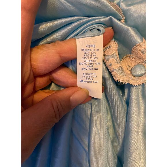 Vintage NWT Kayser Light Blue Pajama Top with Lace Accents Size Large - Picture 4 of 9